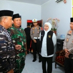 Gubernur Khofifah saat memantau pos pengamanan lebaran didampingi Kapolda Jatim dan Pangdam V Brawijaya.