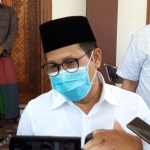Dr. Drs. H. Abdul Halim Iskandar, M.Pd., Ketua DPW PKB Jawa Timur saat memberi keterangan kepada wartawan. foto: MUJI HARJITA/ BANGSAONLINE