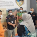 Komisi E DPRD Jatim mengunjungi Tenda Pendidikan Bencana (Tenpina). foto: istimewa