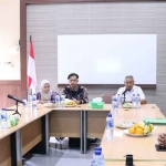 Monitoring data pertanahan yang dilakukan petugas dari Pusdatin Kementerian ATR/BPN di Kabupaten Pasuruan.