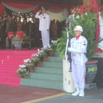 Pj Bupati Pamekasan saat menjadi inspektur upacara.
