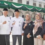 Ketua Pemuda LDII Kota Kediri, Asyhari Eko Prayitno (kiri) dan Ketua DPD LDII Kota Kediri, Agung Riyanto (nomor 2 dari kiri) usai upacara. Foto: Ist