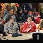 Menkes Nila F. Moeloek didampingi sejumlah asosiasi bidang kesehatan menggelar jumpa pers terkait perkembangan penanggulangan Vaksin palsu di Kementerian Kesehatan, Kuningan, Jakarta Selatan, Selasa (19/7).