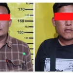 Dua debt collector yang diringkus Polsek Tambaksari, Surabaya.