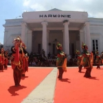 Lomba Kreasi Tari yang berlangsung di Gedung Harmonie, Kota Pasuruan.