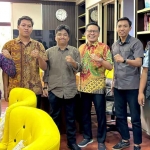 Pengurus GMNI saat bertemu dengan Wakil Ketua DPRD Surabaya, Arif Fathoni.