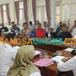 Perwakilan peternak yang melakukan audiensi dengan Disnakkan Magetan. Foto: HENDRO SUHARTONO/BANGSAONLINE