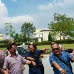 Cuplikan video yang beredar di medsos. Tampak sejumlah pejabat sedang joget ria saat gathering bersama TKI di Malaysia.