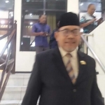 Komarudin, anggota DPRD Trenggalek yang baru dilantik menggantikan Nur Effendi.
