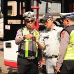 tim gabungan lintas instansi  saat  rampcheck di Rest Area 726 B Wringinanom. foto: ist.