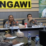 Kapolres Ngawi, AKBP Dwiasi Wiyatputera, bersama jajarannya saat mengikuti rapat virtual bersama Kapolri, Jenderal Listyo Sigit Prabowo.