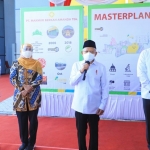 Wakil Presiden (Wapres) RI Maruf Amin meninjau pembangunan Kawasan Industri Halal Sidoarjo Safe and Lock Halal Industrial Park di Sidoarjo, Jawa Timur, Kamis (30/9).