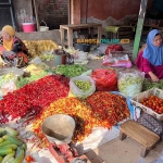 Harga cabai besar dan keriting di Jatim hari ini melonjak. Foto: Sulthon/Bangsaonline.