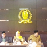 Khofifah bersilaturahmi dengan pimpinan DPRD Jatim. Foto: DIDI R/BANGSAONLINE 