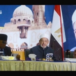 Imam Besar Universitas Al Azhar di Kairo Muhammad Ahmad Al Thayyib (tengah) saat di UIN Syarif Hidayatullah, Tangerang Selatan. Dia memerintahkan Syekh Amr Wardani pulang dan tidak ikut campur urusan dalam negeri Indonesia. 