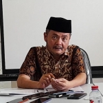 Fauzan Jakfar, Dirut PT. Sumber Daya Bangkalan (Perseroda) saat konferensi pers, Senin (20/3/2023).