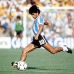 Maradona pernah menyabet gelar Golden Ball di Piala Dunia U-20 1979. 