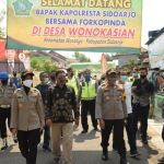 Kombespol Sumardji ketika meninjau Kampung Tangguh di Dusun Kramat, Desa Wonokasian, Kecamatan Wonoayu, Jumat (12/6/2020) siang.