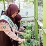 Gerakan Peduli Berbudaya Lingkungan Hidup di Sekolah (PBLHS) yang konsisten dilakukan oleh warga sekolah di Lamongan