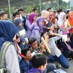 Masyarakat di Gresik, terutama pemuda, masih membutuhkan banyak lapangan pekerjaan. foto: SYUHUD/ BANGSAONLINE