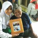 Rania saat mengikuti kegiatan kepedulian sosial yang diadakan di sekolahnya SMA 3 Semarang.