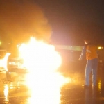 kondisi mobil yang terbakar di Tol Surabaya-Gresik. Foto: Ist