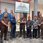 Kajari Probolinggo, Nuril Alam saat meresmikan Umah Rukun di Lereng Bromo, Ngadisari