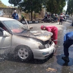 Kondisi mobil yang terbakar di Jalan Raya Tuban. Foto: Ist.