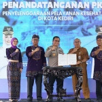 Wali Kota Kediri bersama wakilnya usai penandatanganan kerja sama. Foto: Ist