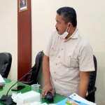 Sukarodin, Ketua Komisi 3 DPRD Trenggalek saat di ruang rapat gedung DPRD Trenggalek. foto: HERMAN/ BANGSAONLINE