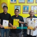 Panitia SC memberikan penjelasan terkait Musda XI DPD Partai Golkar Sidoarjo, Kamis (7/8/2025). foto: Mustain/BANGSAONLINE