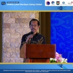 Staf Khusus Menteri Kominfo Bidang Komunikasi Politik, Philip Gobang, saat membuka acara Webinar Forum Digitalk: Road to BBI Papua 2022 “UMKM Lokal Berdaya Saing Global” di Papua, Kamis (14/07/2022).