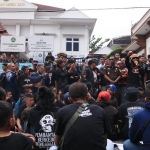 Unjuk rasa ribuan Aremania di Kantor Kejaksaan Negeri Kota Batu diterima langsung oleh Kajari Agus Rujito.