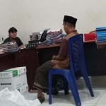 Pelaku saat dimintai keterangan di Mapolres Sampang (dok. RRI)