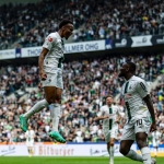 Nathan Ngoumou cetak gol pembuka ke gawang Wolfsburg pada pekan ke-27 Bundesliga