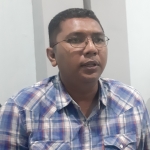 Ketua Bawaslu Bangkalan Ahmad Mustain memberikan penjelasan terkait banyak laporan dari Caleg dan Parpol di Kantornya, Selasa (30/4) kemarin.