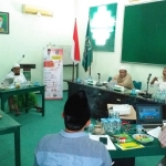 Rapat optimalisasi penanganan Covid-19 antara DPC PKB Bangkalan dengan Fraksi PKB di Graha Kebangkitan Bangsa, Selasa (14/4/2020).