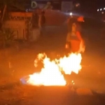 Motor pelaku curanmor yang dibakar warga Dusun Ngentak, Desa Sumberjo, Plandaan, Jombang. Foto: Ist.