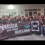 Relawan Cakra AHY mendeklarasikan dukungan AHY maju Pilpres 2019 di AHY Center. Foto : DIDI R/BANGSAONLINE  