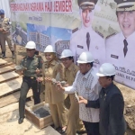 Bupati Jember dr. Faida MMR meresmikan pembangunan Asrama Haji di Desa/Kecamatan Ajung, Kabupaten Jember, Jawa Timur, Senin (7/10/2019).