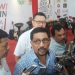 Irjen Pol (Purn) Machfud Arifin saat memberi keterangan pers di Posko TKD Jokowi-Ma
