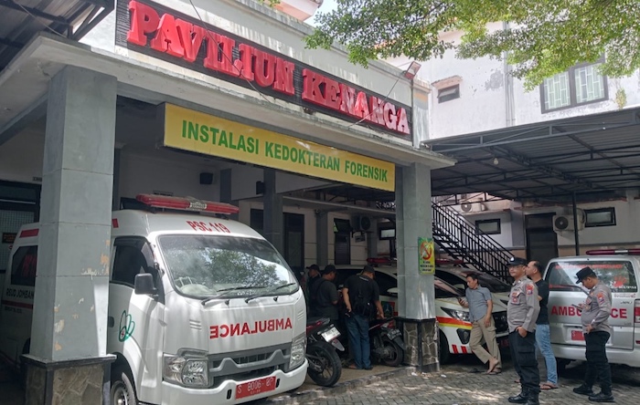 Kamar jenazah RSUD Jombang, tempat jasad korban ditempatkan sementara