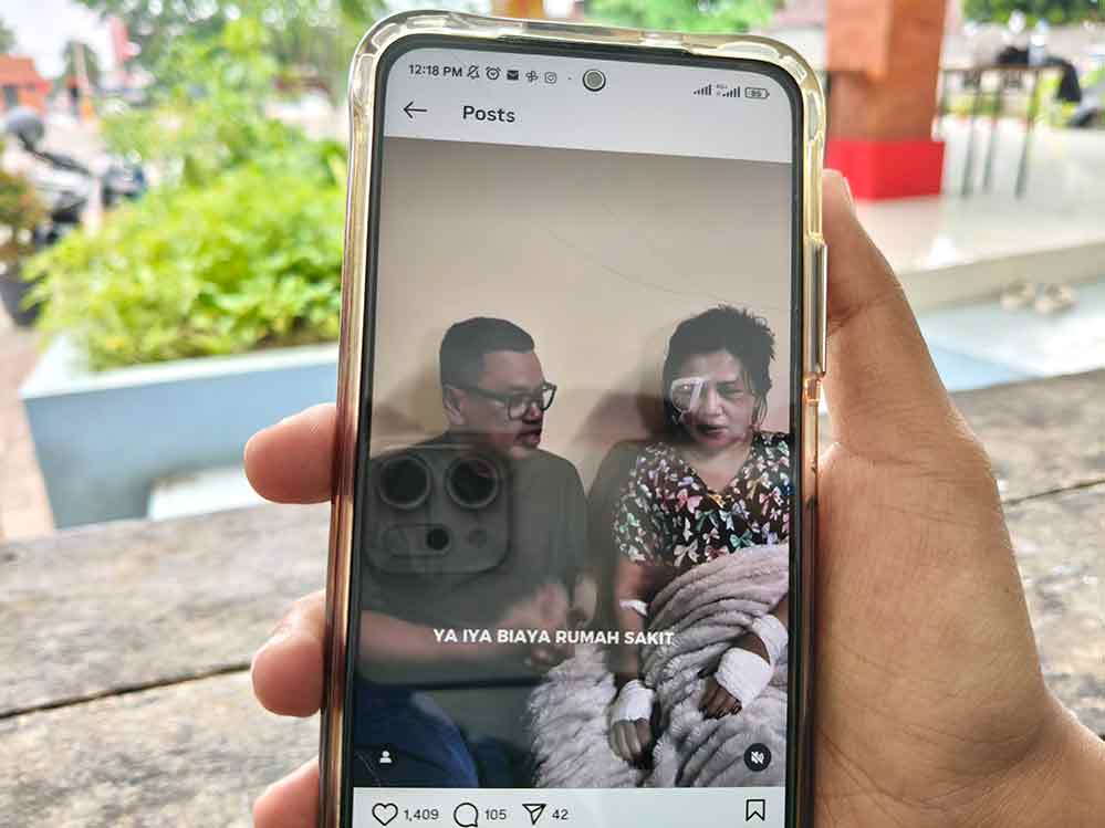 PMI asal Blitar, Dyah Ayu (43), mendapat bantuan dari salah satu anggota DPR RI, Uya Kuya.