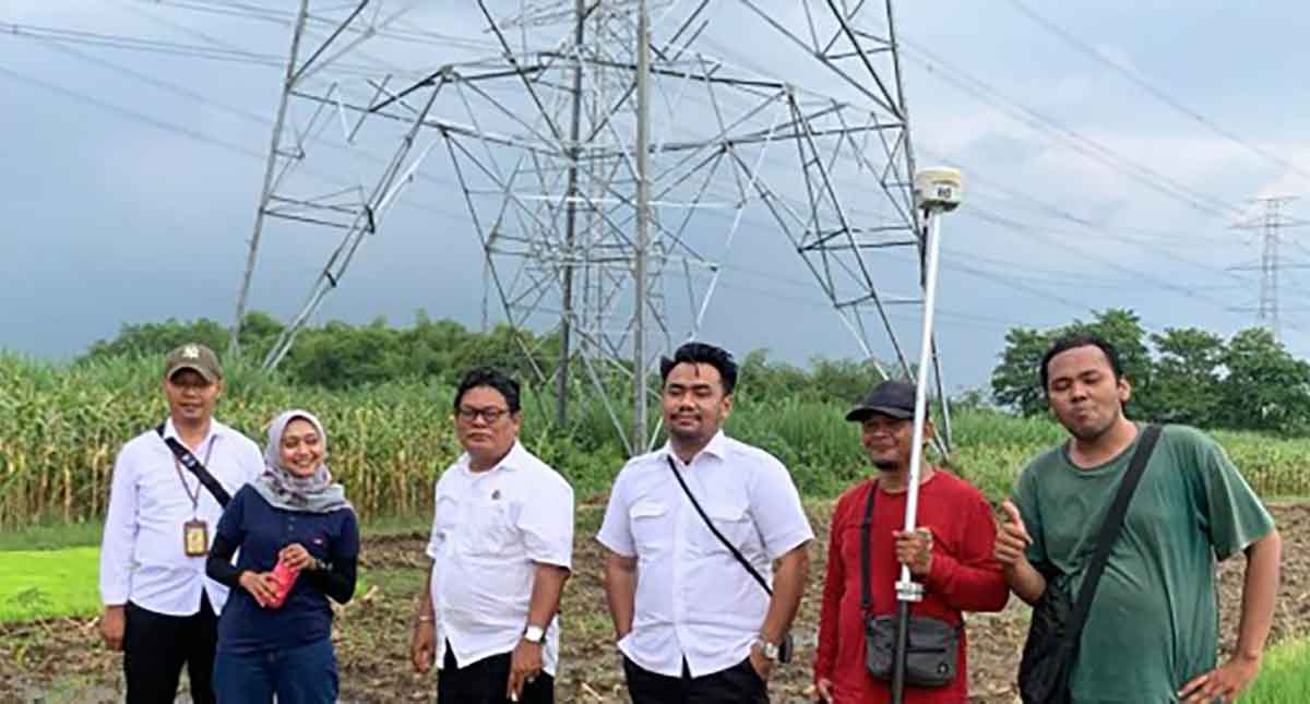 Kantah Kabupaten Pasuruan Periksa Tanah Tower PLN di Gondang Wetan.