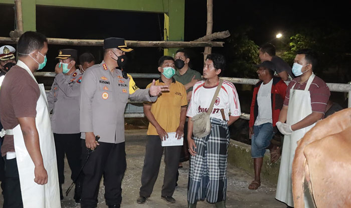 Antisipasi Penyebaran PMK, Kapolresta Sidoarjo Tinjau RPH di Krian