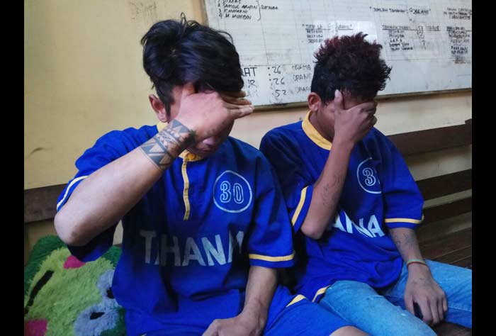 Pembeli dan Pengedar SS saat diborgol polisi.