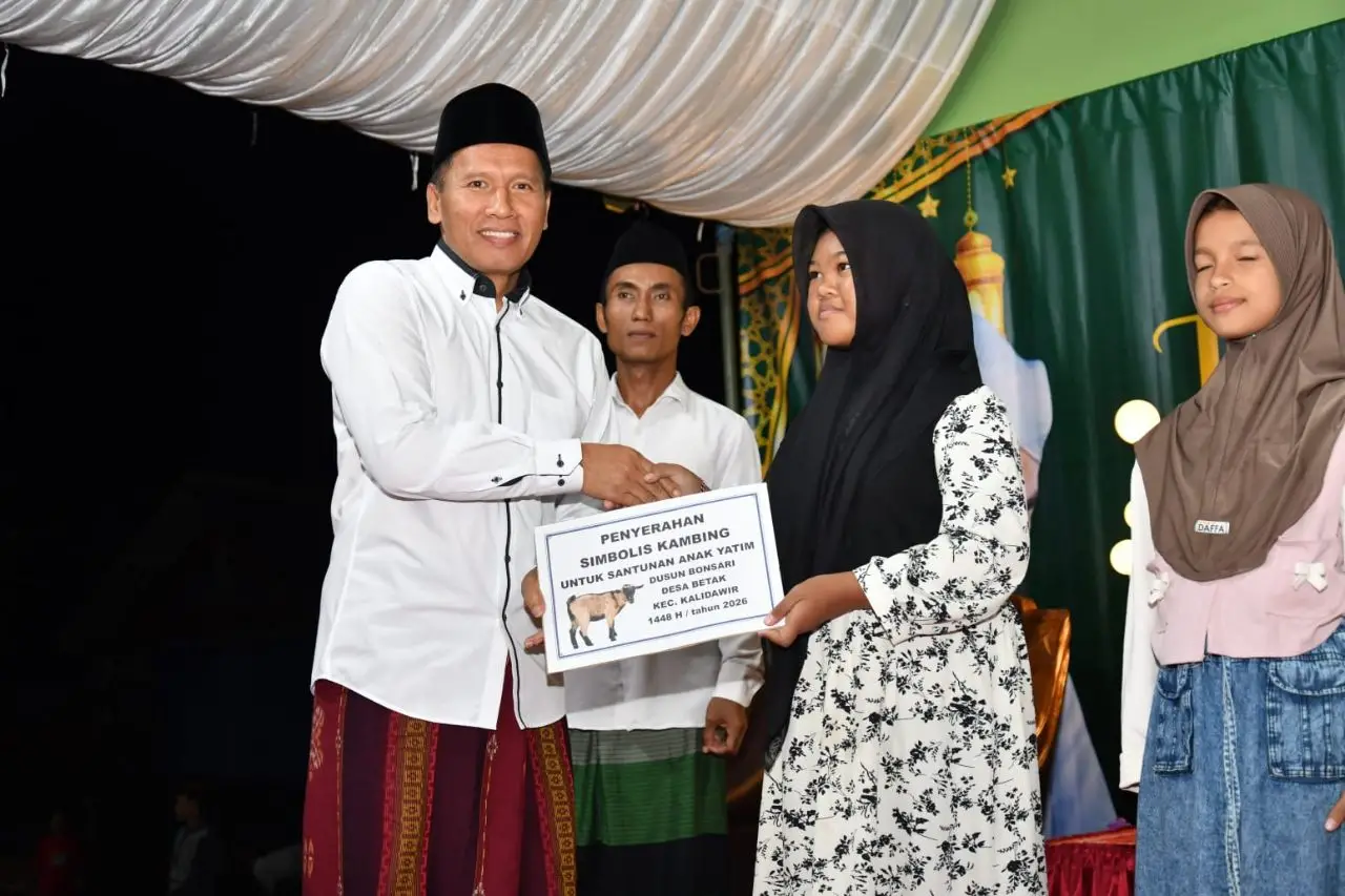 Serahkan Santunan di Kalidawir, Plt Bupati Tulungagung Ajak Warga Perkuat Kerukunan