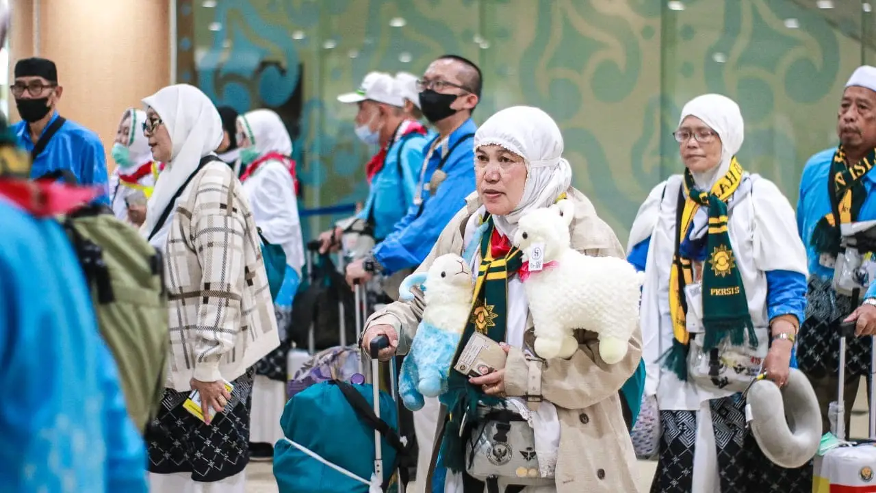 dua-pertiga-jemaah-haji-indonesia-sudah-pulang-kemenhaj-ingatkan-soal-zamzam