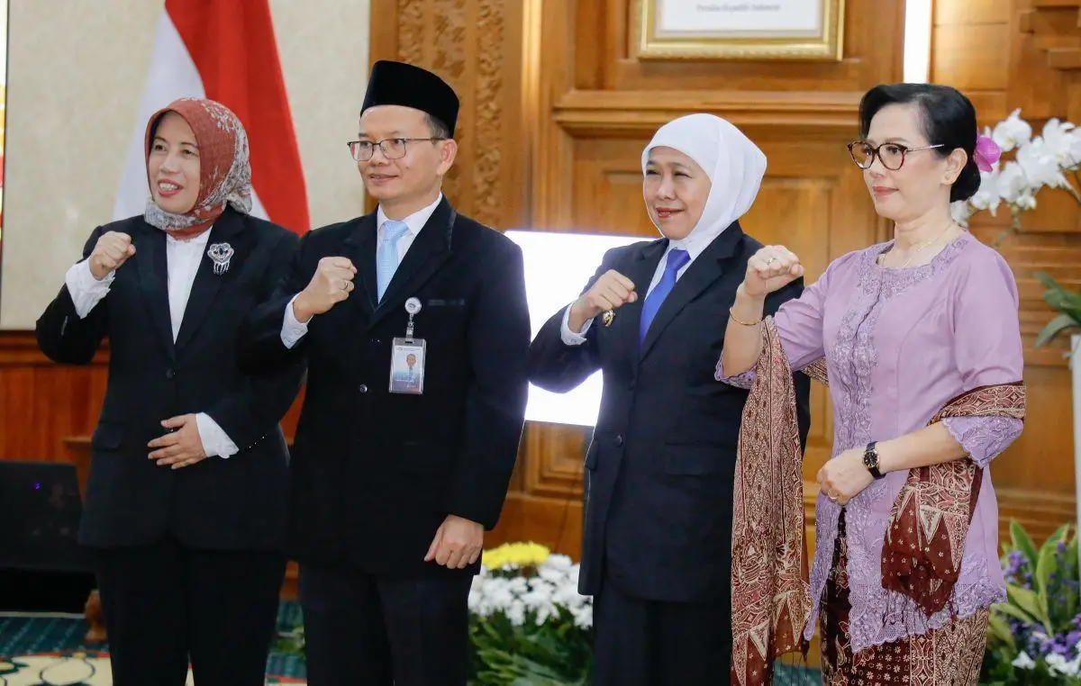 Gubernur Khofifah saat pengukukan kepala BPKP Jatim, Hasoloan Manalu