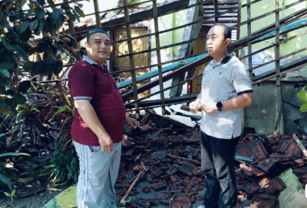 Adi Mahendarto, Kabid Sarpras Sekolah Dinas Pendidikan Kabupaten Mojokerto mendatangi langsung di SDN Ngingasrembyong (dok. ist)